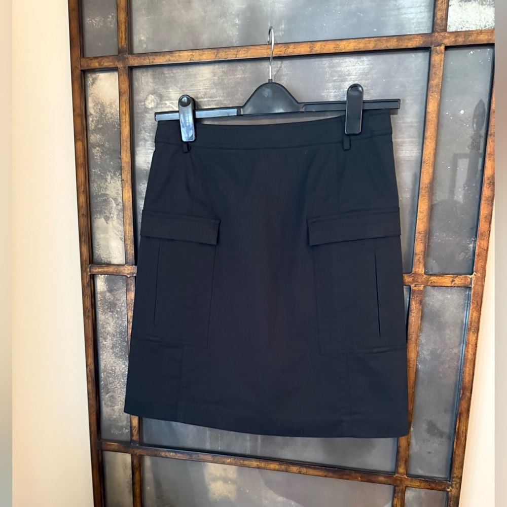CASUAL DONCASTER SKIRT    NWT!!!